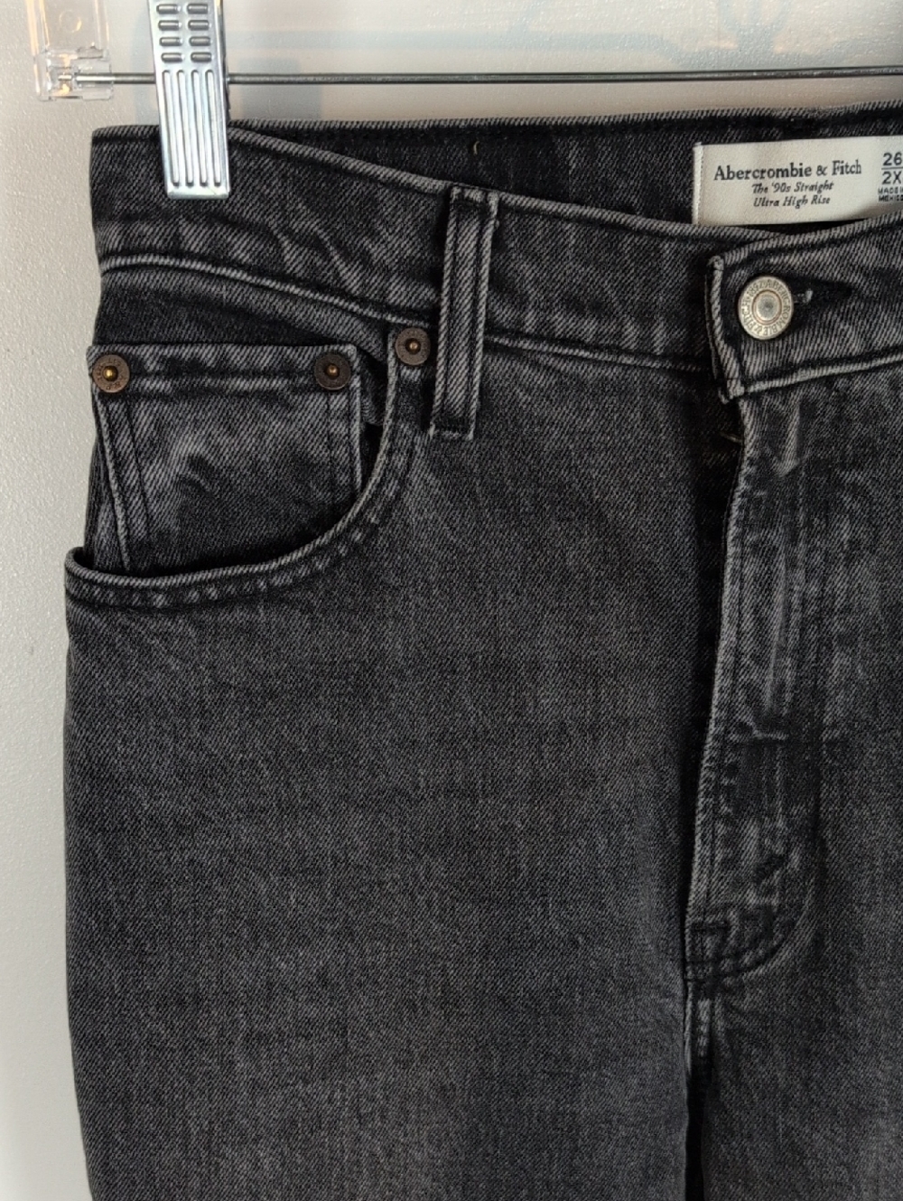 Abercrombie & Fitch 90s Straight Ultra High Rise Jeans - Picture 2 of 12